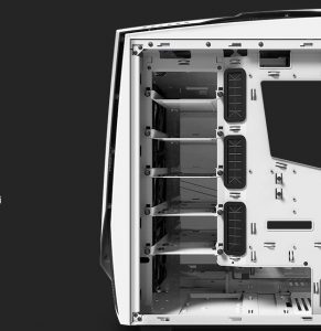 NZXT Noctis 450 - Moltissimo spazio