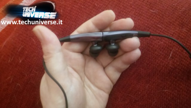 Cuffie bluetooth attacco magnetico